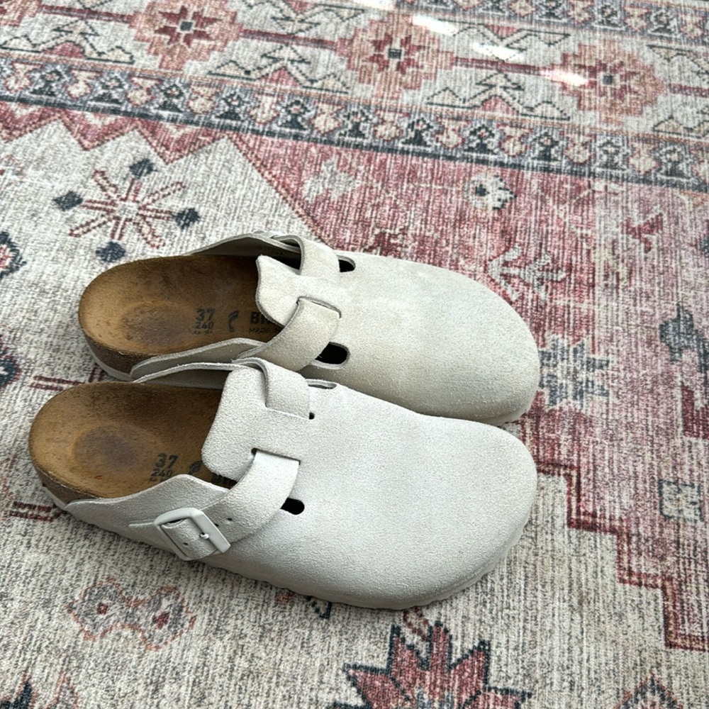 Birkenstock bostons lightly worn